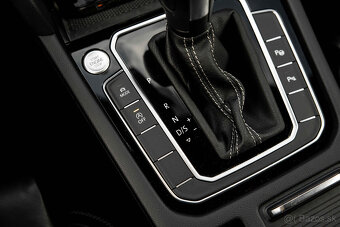 Volkswagen Passat Variant R-Line 2.0TDI 4Motion DSG odpočet - 14