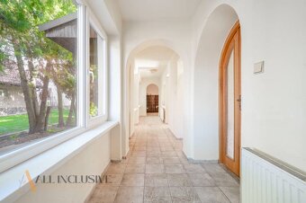 ALL INCLUSIVE | NA PREDAJ STARŠÍ RD NA 914 M² POZEMKU, MALÉ  - 14