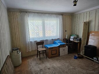 Zachovalý rodinný dom s veľkým pozemkom blízko KNM - 14