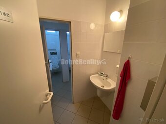 Na predaj pekný priemyselný areál na rozsiahlom pozemku aj s - 14