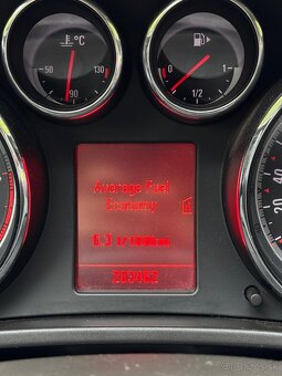 Opel Insignia 2.0 CDTI 130k Cosmo - 14