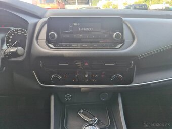 Predám  Nissan Qashqai 1.5 e-Power 190 HEV Acenta - 14