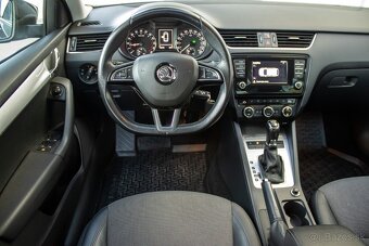 Škoda Octavia Combi 2.0 TDI Ambition DSG - 14