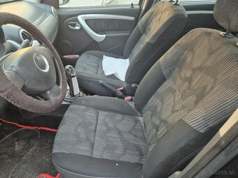 Dacia sandero - 14