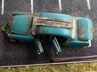 1:18 VOLGA GAZ 21R - Tyrkysová -  IST Models (vrak) - 14