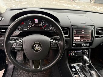 64000km Volkswagen Touareg 3.0 V6 TDI 150kw bez vzduchu - 14