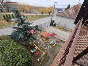 Znížená cena - Na predaj starší dvojgeneračný dom s veľkým p - 14