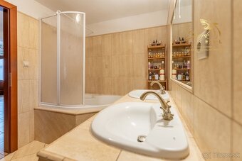 ZNÍŽENÁ CENA - SKVELÁ LOKALITA  TEHLOVÝ RODINNÝ DOM  APART - 14