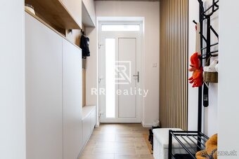 Luxusná moderná novostavba 4i RD - Cestice 14 min od KE - 14