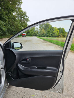 Kia Picanto 1.0i benzín 2012 - 14