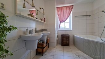 REZERVOVANÝ Rodinný dom vo Vlkovej, pekný výhľad - 14