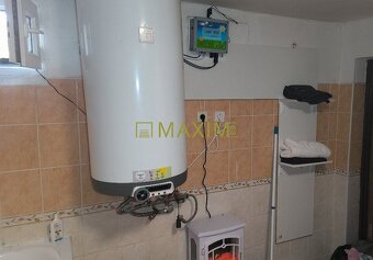 Ponúkam na predaj rodinný dom v obci Ružindol, vhodný na pok - 14