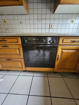 Masívna kuchynská linka z Nemecka so spotrebičmi - 14