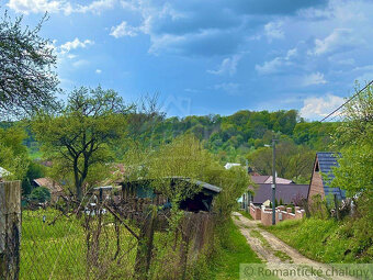 Chalupa so začatou rekonštrukciou v malebnej koncovej obci - 14