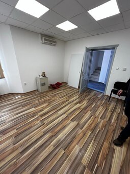 Obchodno - kancelárske priestory v Nitre - 14