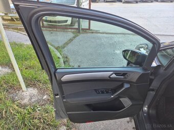 7-miestny Volkswagen Touran 2.0 TDI Comfortline DSG - 14