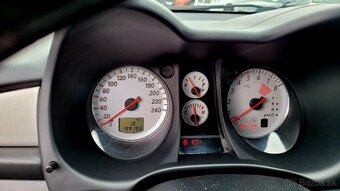 Mitsubishi Outlander 2,4 -118 kw Benzín 4x4 - 14