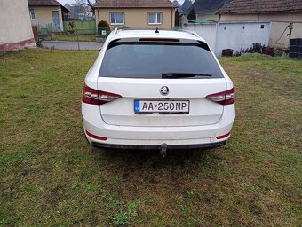 Predám 4x4 škoda Superb combi ročník 2016 dsg - 14