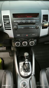 Predám MITSUBISHI OUTLANDER 2.2 DI-D 4WD TC-SST Intense+ - 14