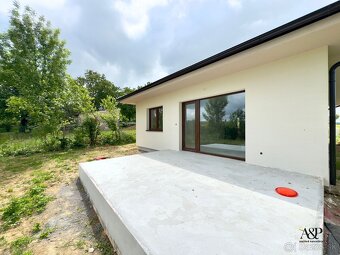 NOVOSTAVBA 4 IZB. RODINNÉHO DOMU, POZEMOK 807M2, HLBOKÉ, okr - 14