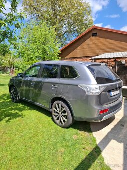 Mitsubishi Outlander - 14
