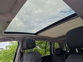 Predám VW Touran 2.0 TDI DSG NAVI full-LED PANO KAMERA - 14