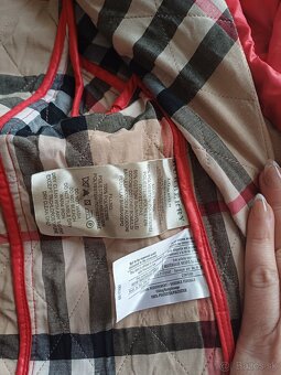 Predám originál BURBERRY červenú prešivanu bundu - 14