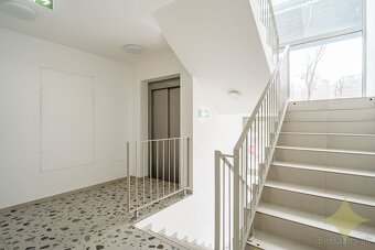 Exkluzívne na predaj exkluzívny 2 izbový mestský byt o výmer - 14