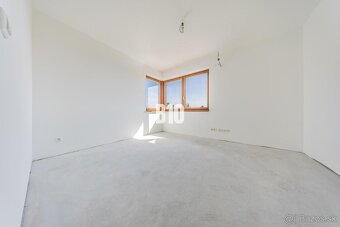 MODERNÝ, TECHNOLOGICKY VYSPELÝ 5i (229m2) RD s výbornou dost - 14