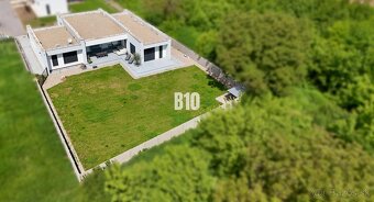 Luxusná vila s dvojgarážou a slnečným pozemkom v mestskej ča - 14