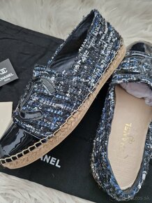 Kabelka Chanel a espadrilky Chanel - 14