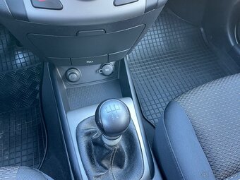 Hyundai i30 1.6 CRDi, 1 majiteľ, SR - 14