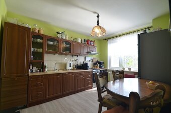 EXKLUZÍVNE-NA PREDAJ 2-generačný rodinný dom  v slepej ulici - 14