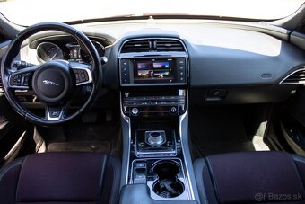 Jaguar XE - 14