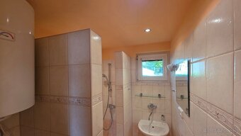 V prekrásnom prostredí prírody rekreačná chata s pozemkom 38 - 14