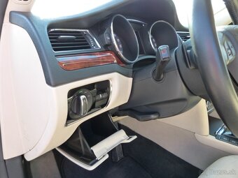 Škoda Superb Combi 2.0 TDI CR 170k Elegance DSG - 14