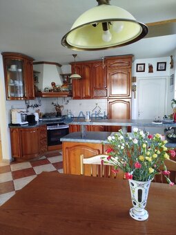 Komfortný 6-izbový rodinný dom obklopený prírodným rajom – Š - 14