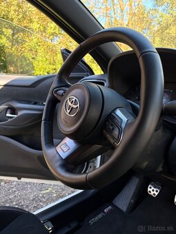 TOYOTA GR YARIS - 14