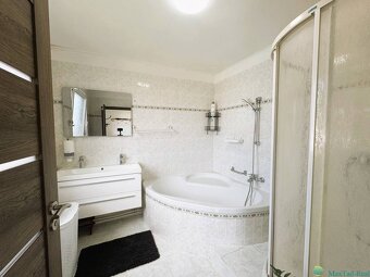 rodinný dom s parádnym záhradným domom, severná časť mesta,  - 14