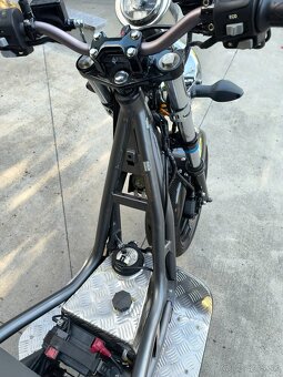Piaggio x10 - 14
