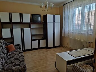 REZERVOVANÉ Predaj- 3iRD s veľkým pozemkom v obci Alekšince - 14