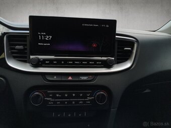 Kia XCeed 1.5 T-GDi M6 GOLD - Deluxe White - 14