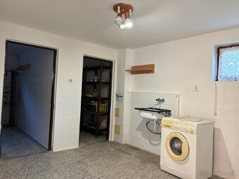 4 - izbový dvojpodlažný podpivničený rodinný dom - 14