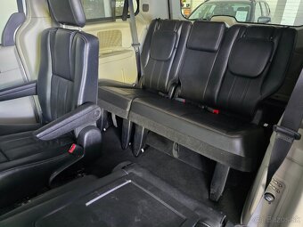 Lancia Voyager 2.8 CRD Gold - 14