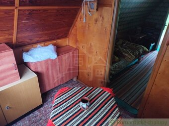 Dvojpodlažná chatka v tichej chatovej oblasti nad obcou Mo - 14