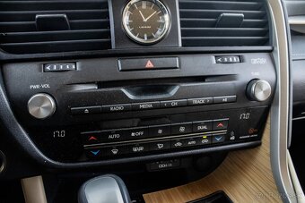 Lexus RX 450h Hybrid, 230kW (2023) - 14