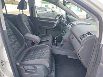 VOLKSWAGEN TOURAN CROSS 2,0TDI 103KW - 14