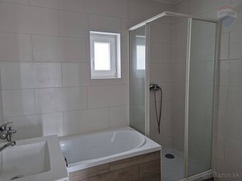 Zrekonštruovaný RD na pozemku 424 m², Komjatice - 14