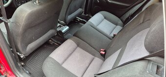 VW Golf 1,6 benzín 77 kw - 14