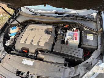 Volkswagen Golf 1.6 TDI - 14